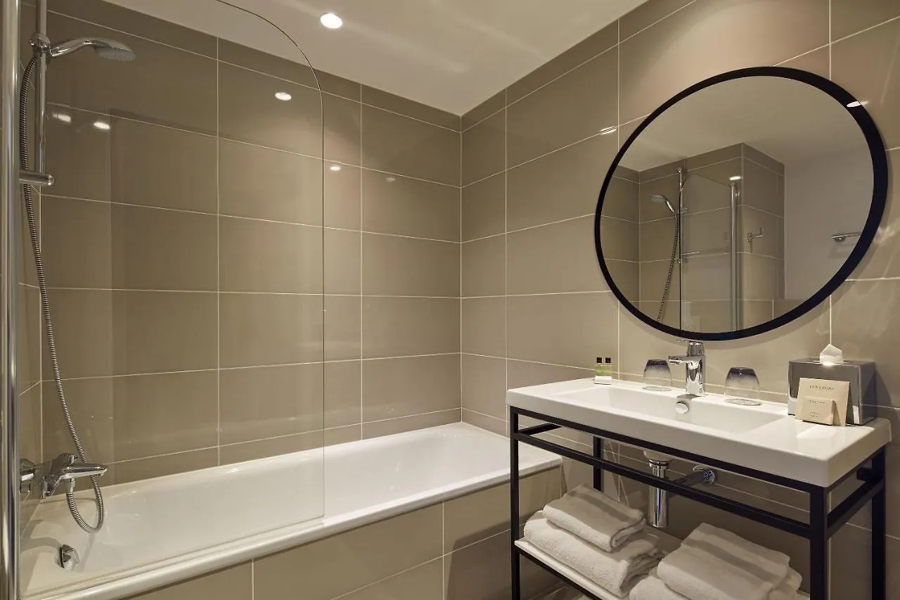 ****  Auteuil Tour Eiffel Hotel Paris França