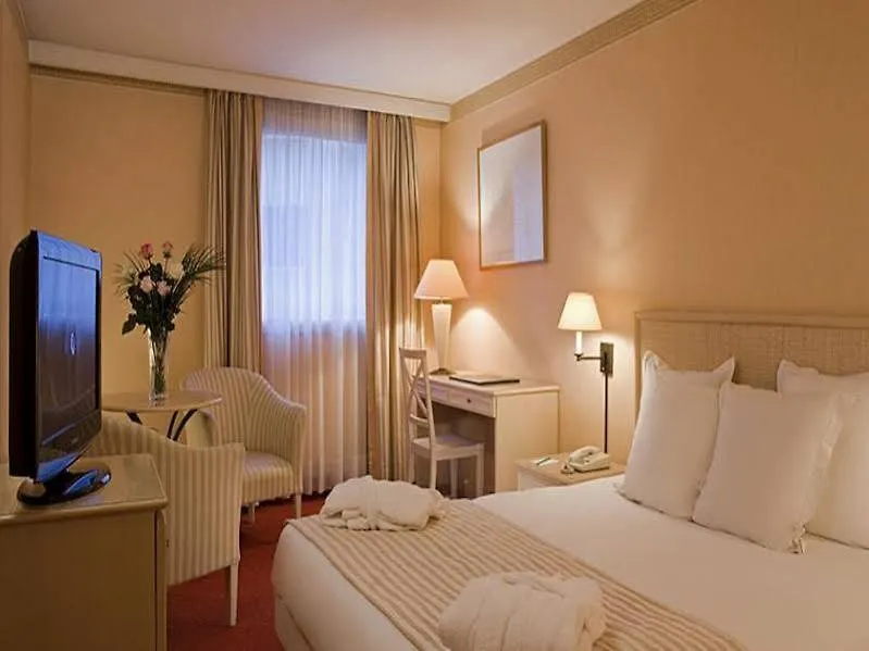 ****  Auteuil Tour Eiffel Hotel Paris France